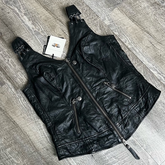 Harley-Davidson Jackets & Blazers - NWT RARE 2016 Harley Davidson
Womens Vintage Leather Vest